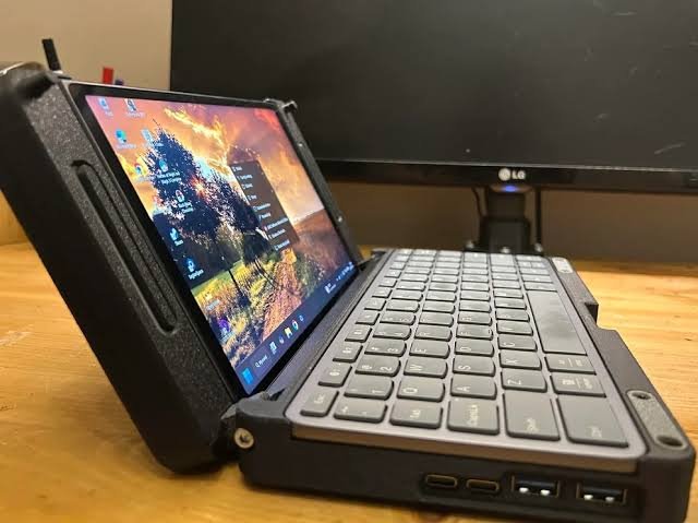 Battery, ports, and keyboard