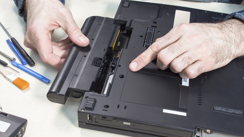 How long does a lithium-ion laptop battery last?