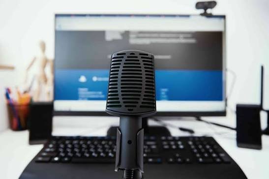 How would you know if your microphone were on?