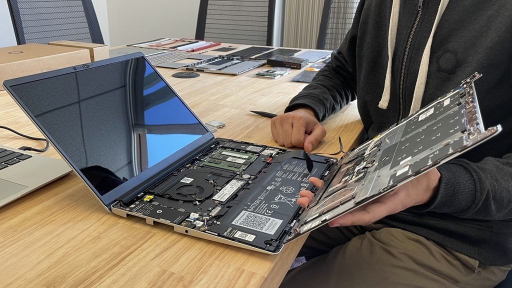 What does it mean to custom build a laptop?